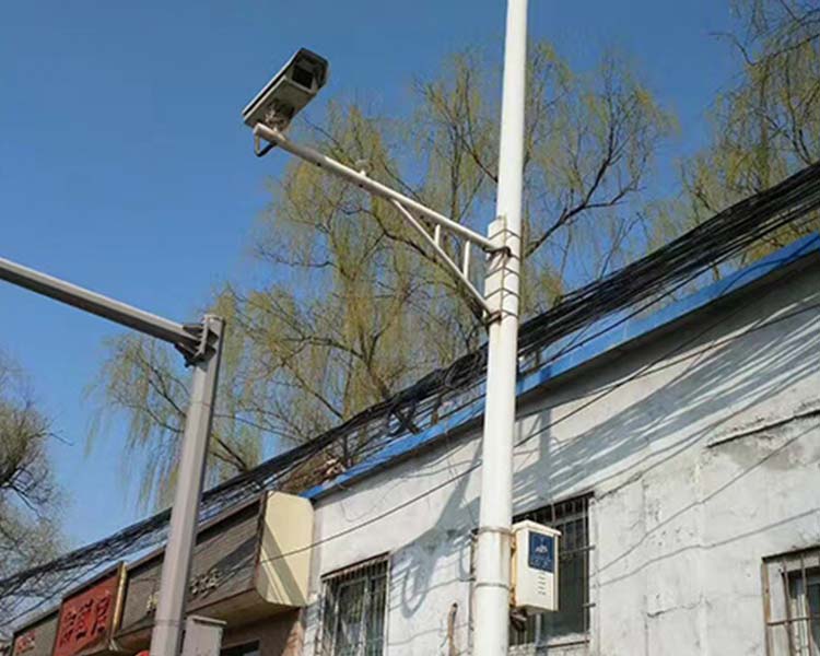鑫雨杭電器設(shè)備公司淺談太原監(jiān)控立桿的制作要求是什么？